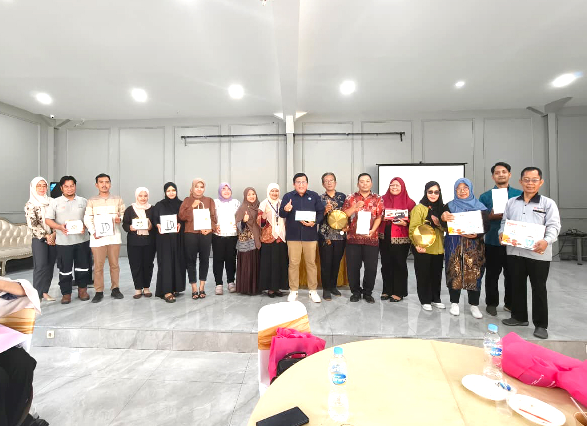 Menghadiri dan memberikan sambutan pada acara Corporate Gathering dan Seminar Kesehatan Kerja RS Permata Jonggol bekerjasama dengan FORKOM HRD CKLAP Cileungsi-Klapanunggal
